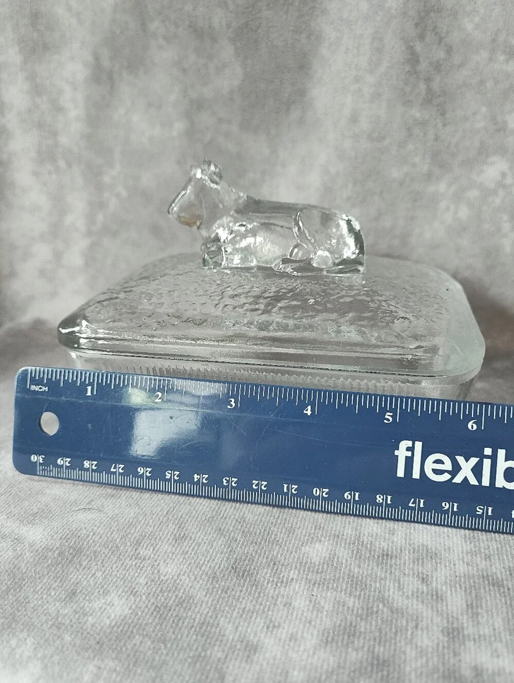 Crate & Barrel Clear Glass Covered Butter Dish with Cow Lid Holds 4 Sticks CHIP - Picture 9 of 9
